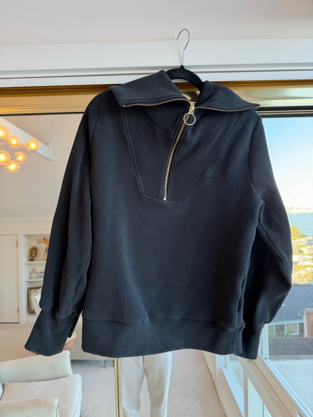 Varley Black vine Half Zip Size Small